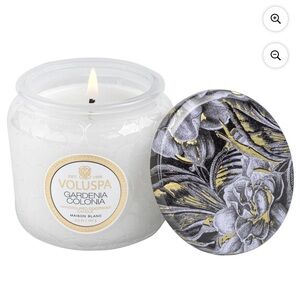 Voluspa Gardenia Colonia Candle - White and Gold, NWT.